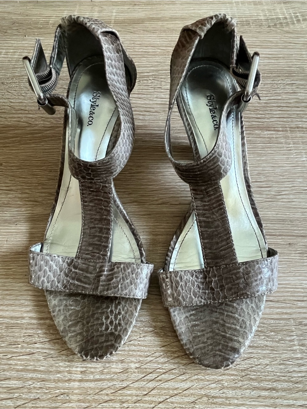 Snakeskin Textured T-Strap sandals